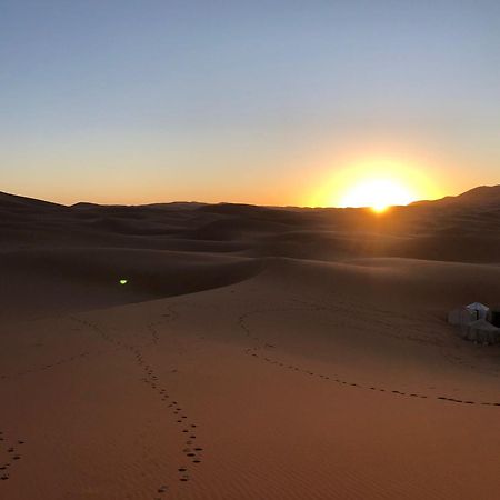 ホテル Erg Chebbi Starlight Camp メルズーガ エクステリア 写真