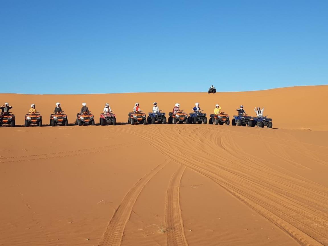 ホテル Erg Chebbi Starlight Camp メルズーガ エクステリア 写真