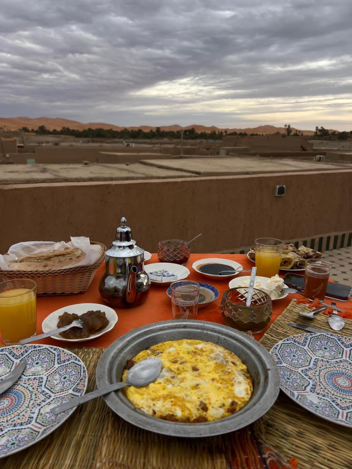 ホテル Erg Chebbi Starlight Camp メルズーガ エクステリア 写真