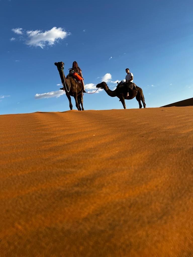 ホテル Erg Chebbi Starlight Camp メルズーガ エクステリア 写真