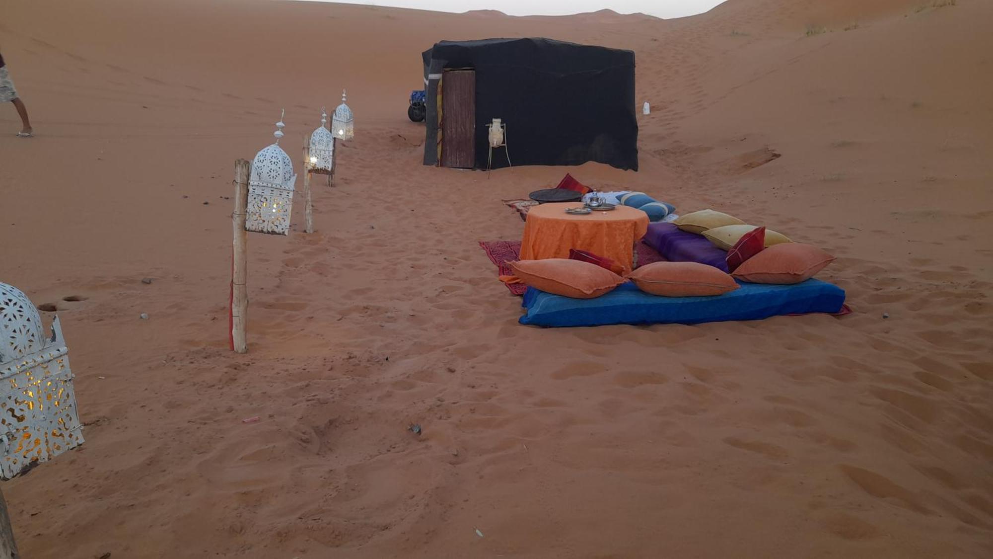 ホテル Erg Chebbi Starlight Camp メルズーガ 部屋 写真