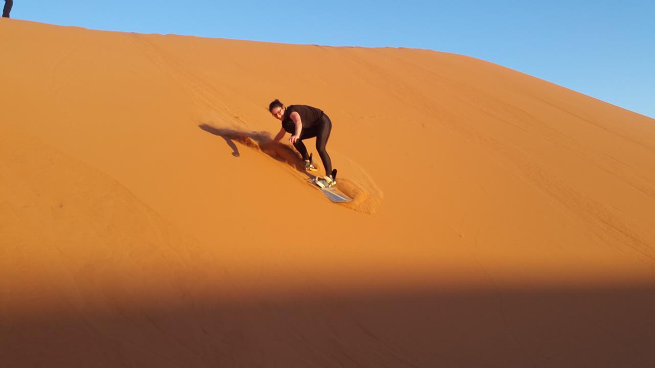 ホテル Erg Chebbi Starlight Camp メルズーガ エクステリア 写真